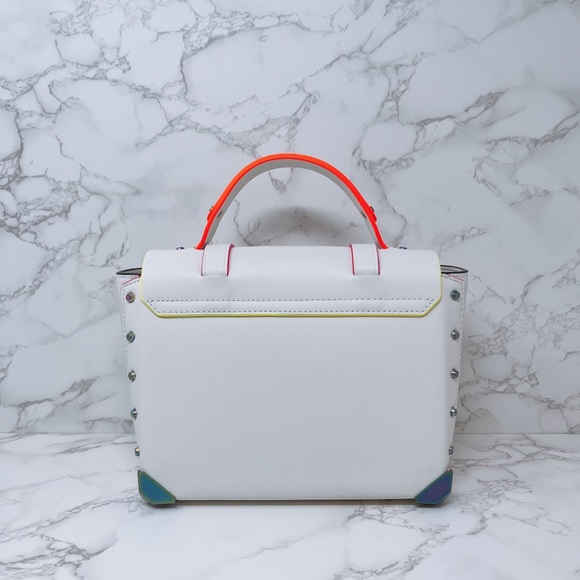 Michael Kors Manhattan Medium Satchel - Picture 3 of 8